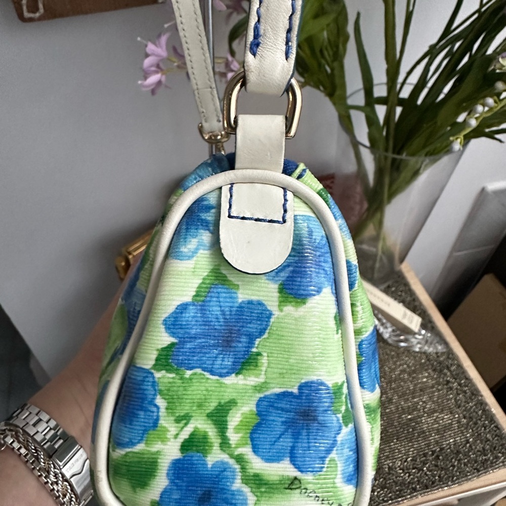 NWOT Dooney & Bourke rare vintage pristine condition mini floral barrel bag - Picture 11 of 12